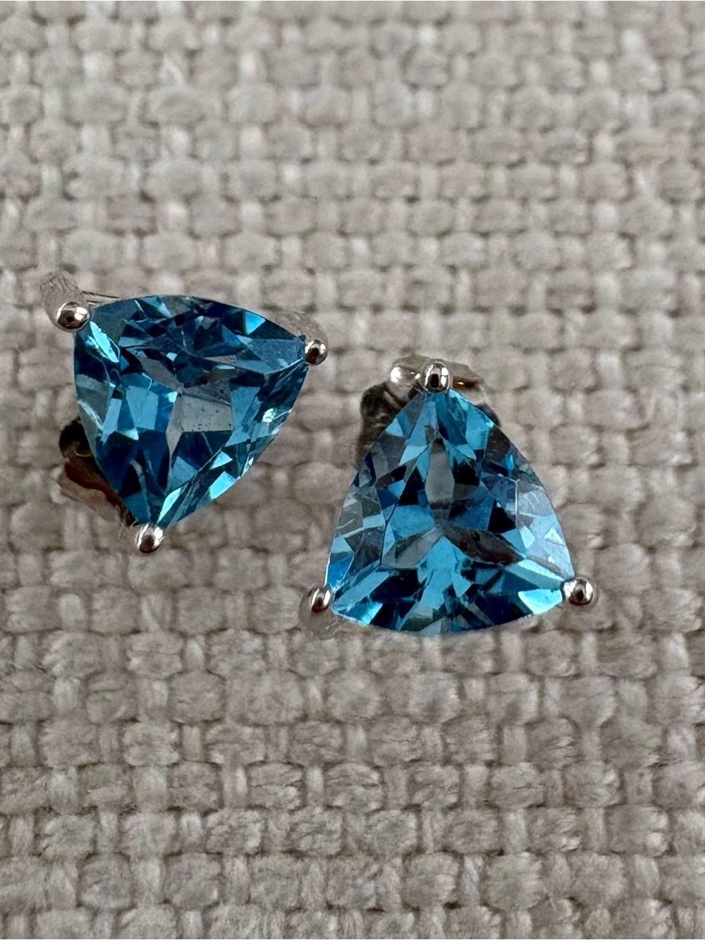Pretty 14K White Gold Blue Topaz Post Pierced Earrings.